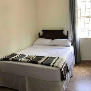 Kelly's - Near Airport, Amenities And Bus Route Saint Philip