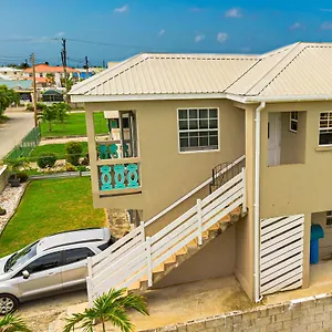 Cozy Modern Upstairs 2 Bed A/c Near 2 Everything Saint Philip